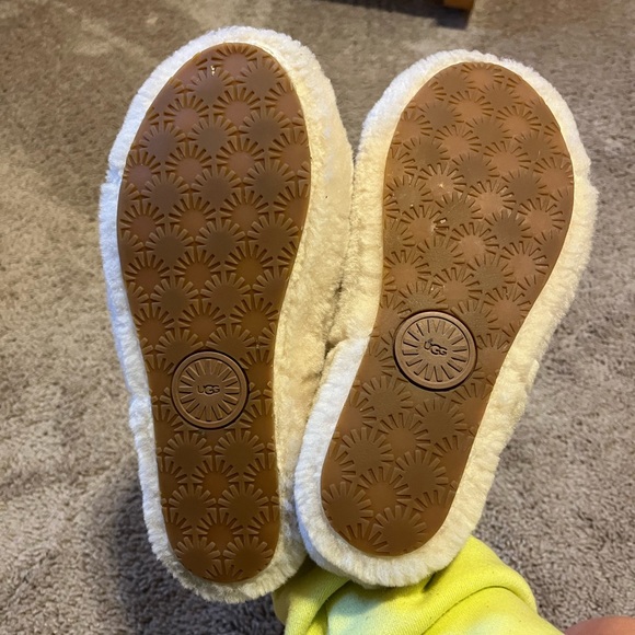 Ugg Slippers - Picture 3 of 3